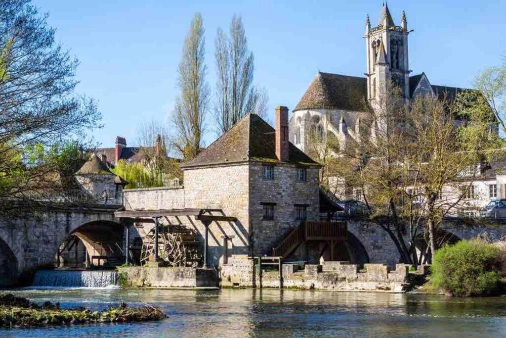 Calme Et Spacieux Pres Du Loing Et Du Centre Apartamento